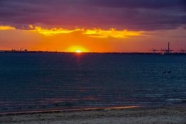 stunning-evening-at-st-kilda-beach-melbourne-australia-2