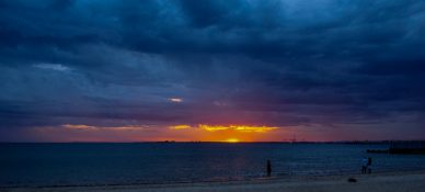 stunning-evening-at-st-kilda-beach-melbourne-australia-4