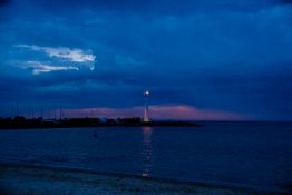 stunning-evening-at-st-kilda-beach-melbourne-australia-16