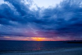 stunning-evening-at-st-kilda-beach-melbourne-australia-8