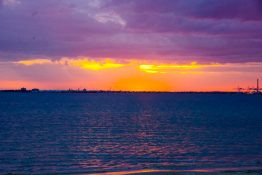 stunning-evening-at-st-kilda-beach-melbourne-australia-11